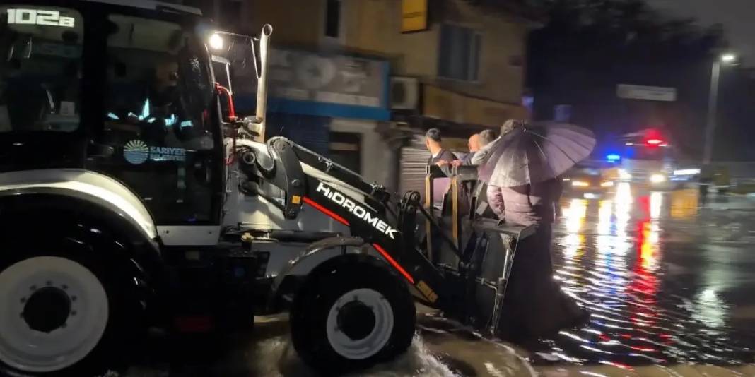 Türkiye adeta sele teslim oldu: Bölgelerden son durum ve ilk kareler 5
